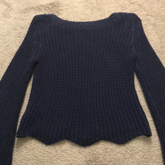 SOLD🤍 Aerie Scallop Hem Cropped Sweater 💙 - Picture 7 of 7